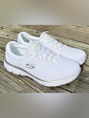 Skechers Memory Foam White Sneakers Wide Fit Women’s 8.5 Walking Comfort Shoes